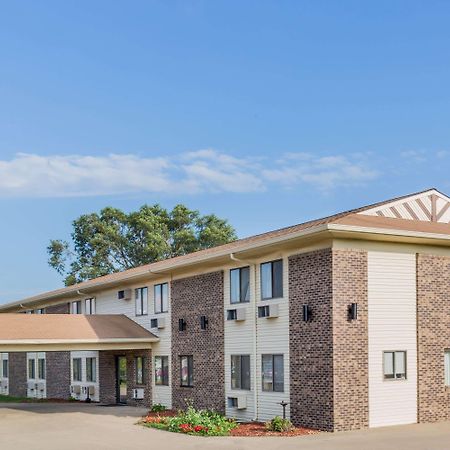 Hotel Super 8 By Wyndham Madison Exteriér fotografie