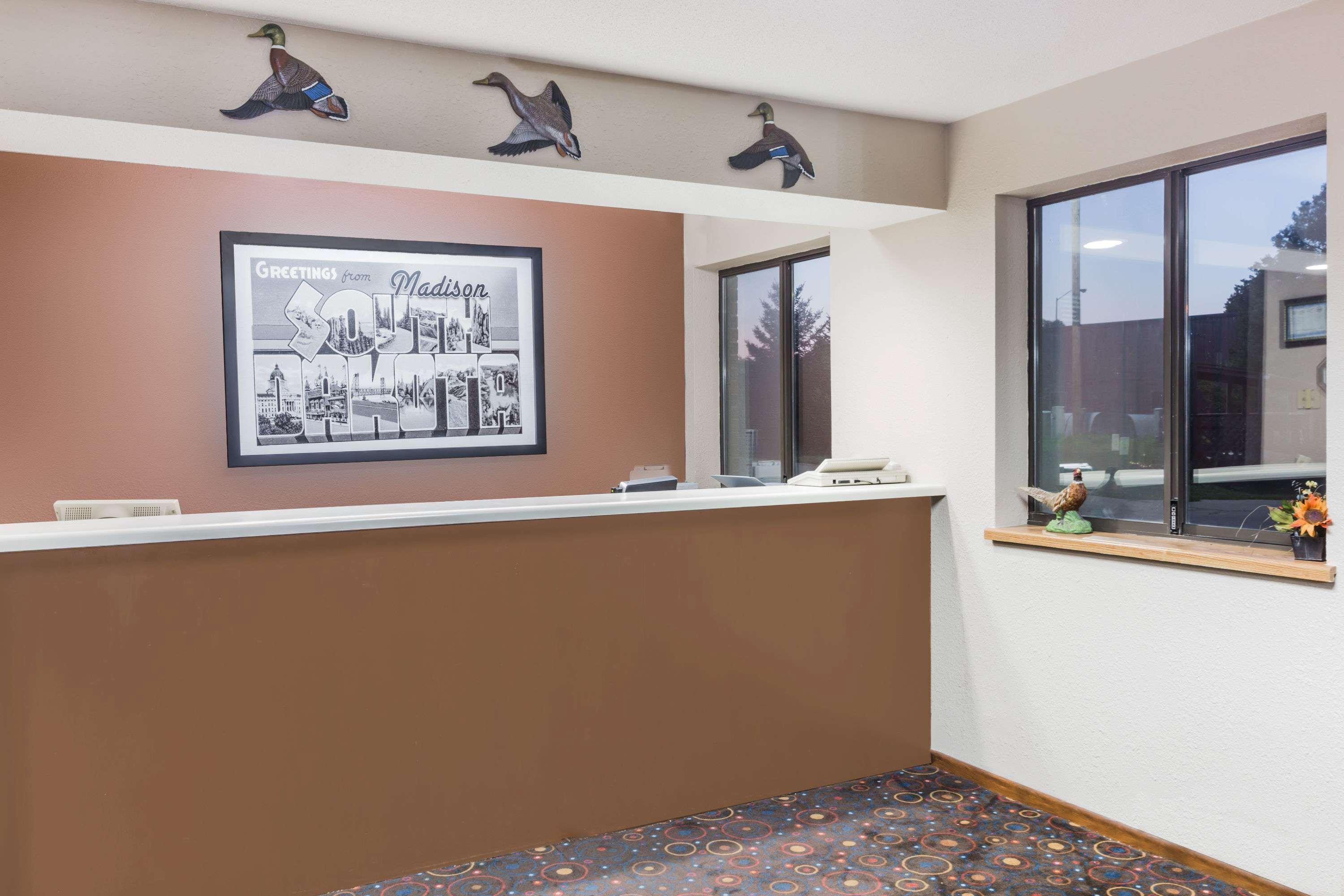 Hotel Super 8 By Wyndham Madison Exteriér fotografie